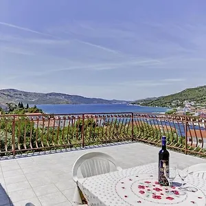 Nino Apartament